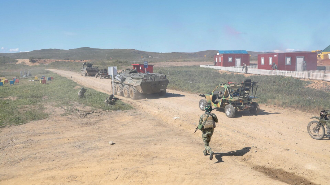 В Приморье прошла тренировка военных из РФ и Лаоса в рамках учения "Ларос-2024" В Приморье прошла тренировка военных из РФ и Лаоса в рамках учения "Ларос-2024"