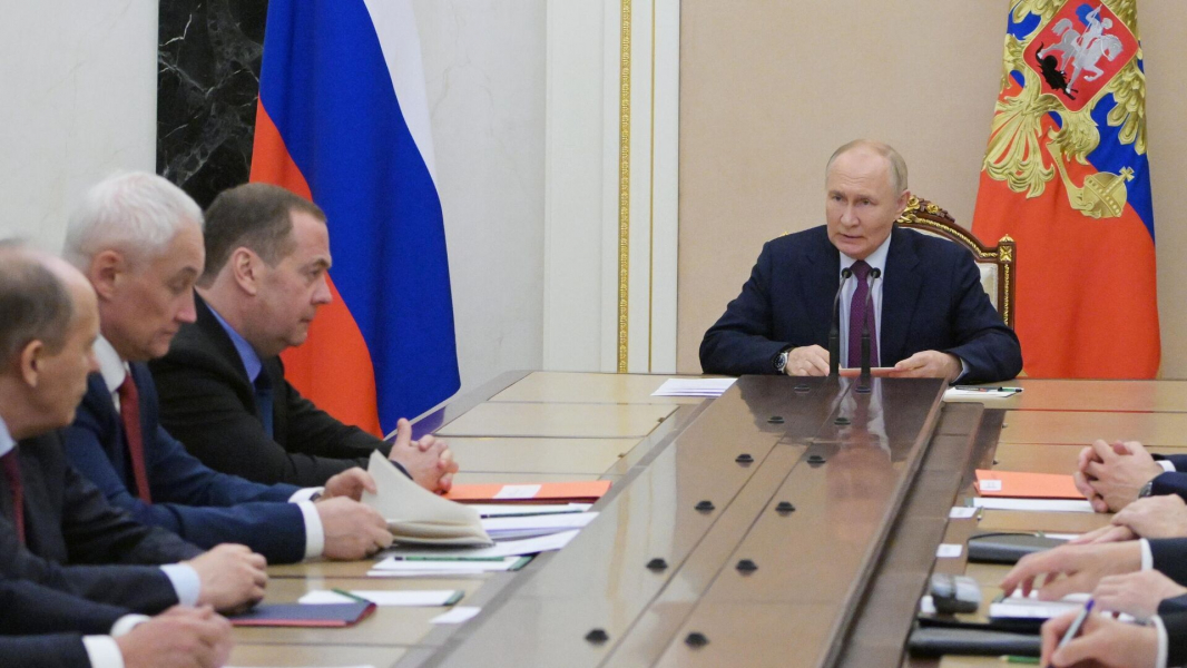 Россия рассмотрит применение ядерного оружия при массированной воздушной атаке Россия рассмотрит применение ядерного оружия при массированной воздушной атаке