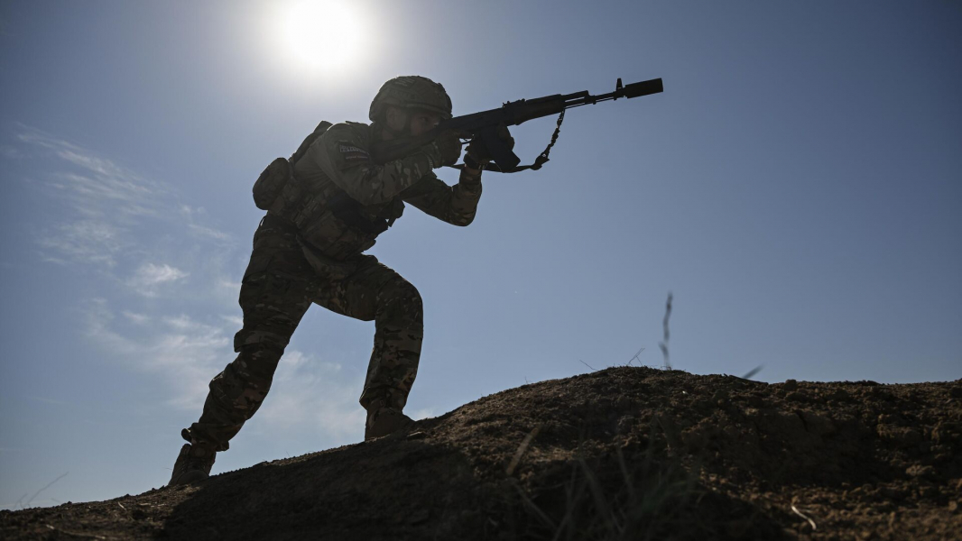 Путин: бойцы СВО защищают страну, Россия ими гордится